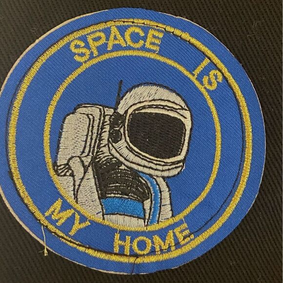 Finest Thread Luxury Goods-Black Shorts with Space Theme Patches - size 38 NWOT - Picture 9 of 12